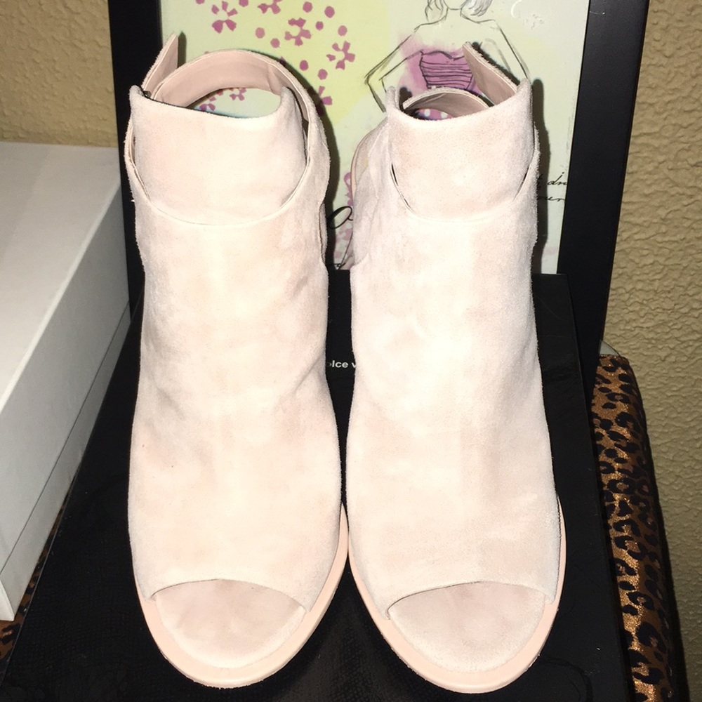 Dole Vita Blush Suede